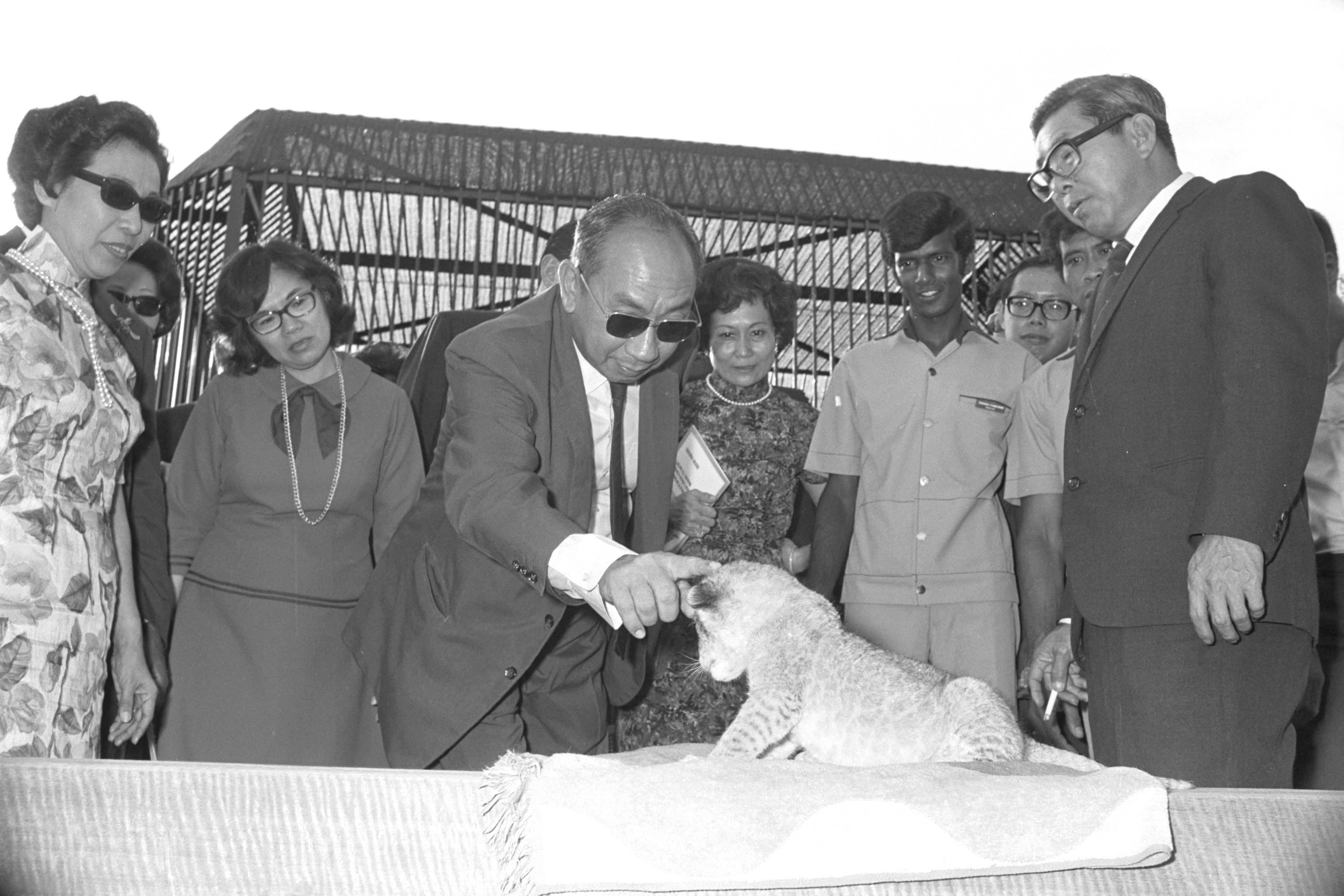 Goh Keng Swee at the opening of the Singapore Zoological Gardens, 1973. The Straits Times/The New Paper © Singapore Press Holdings Ltd. Reprinted with permission.